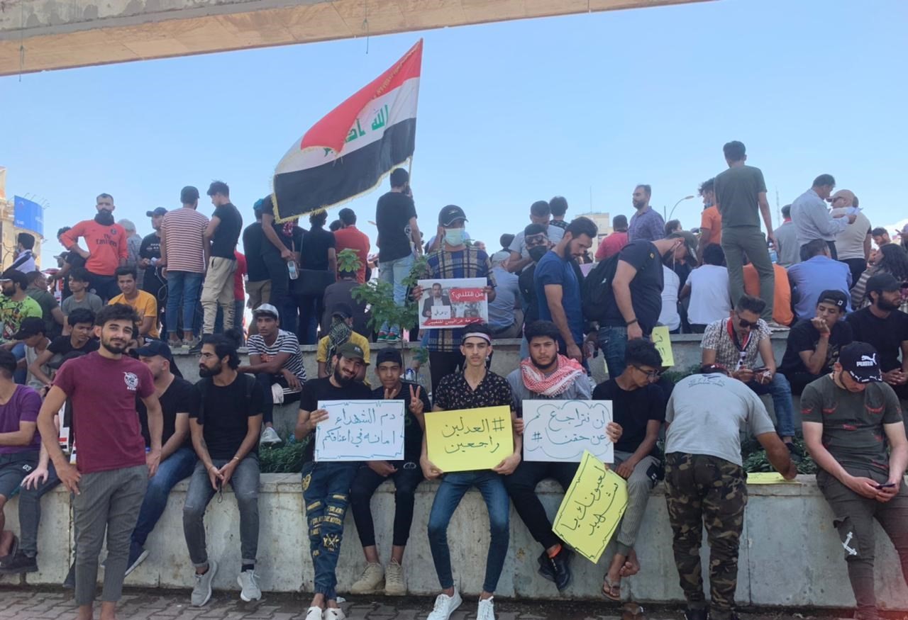 المتظاهرون يسعون إلى تنظيم اعتصام مفتوح في ساحة النسور

