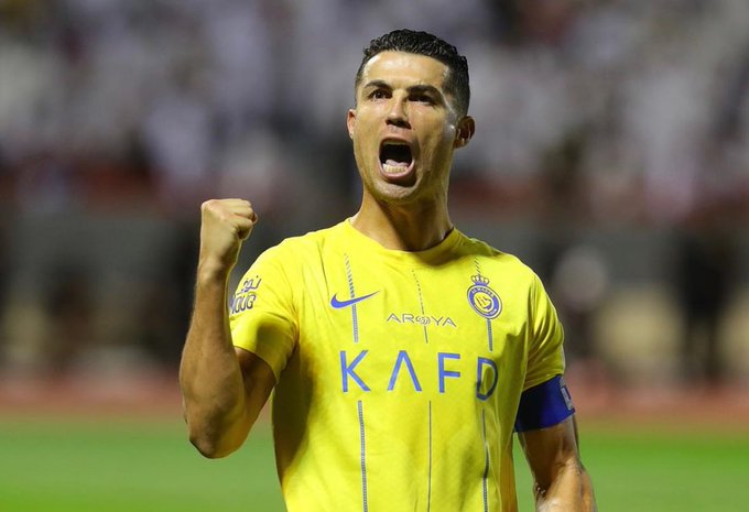 رونالدو يحضر مفاجأة من العيار الثقيل للشارع السعودي