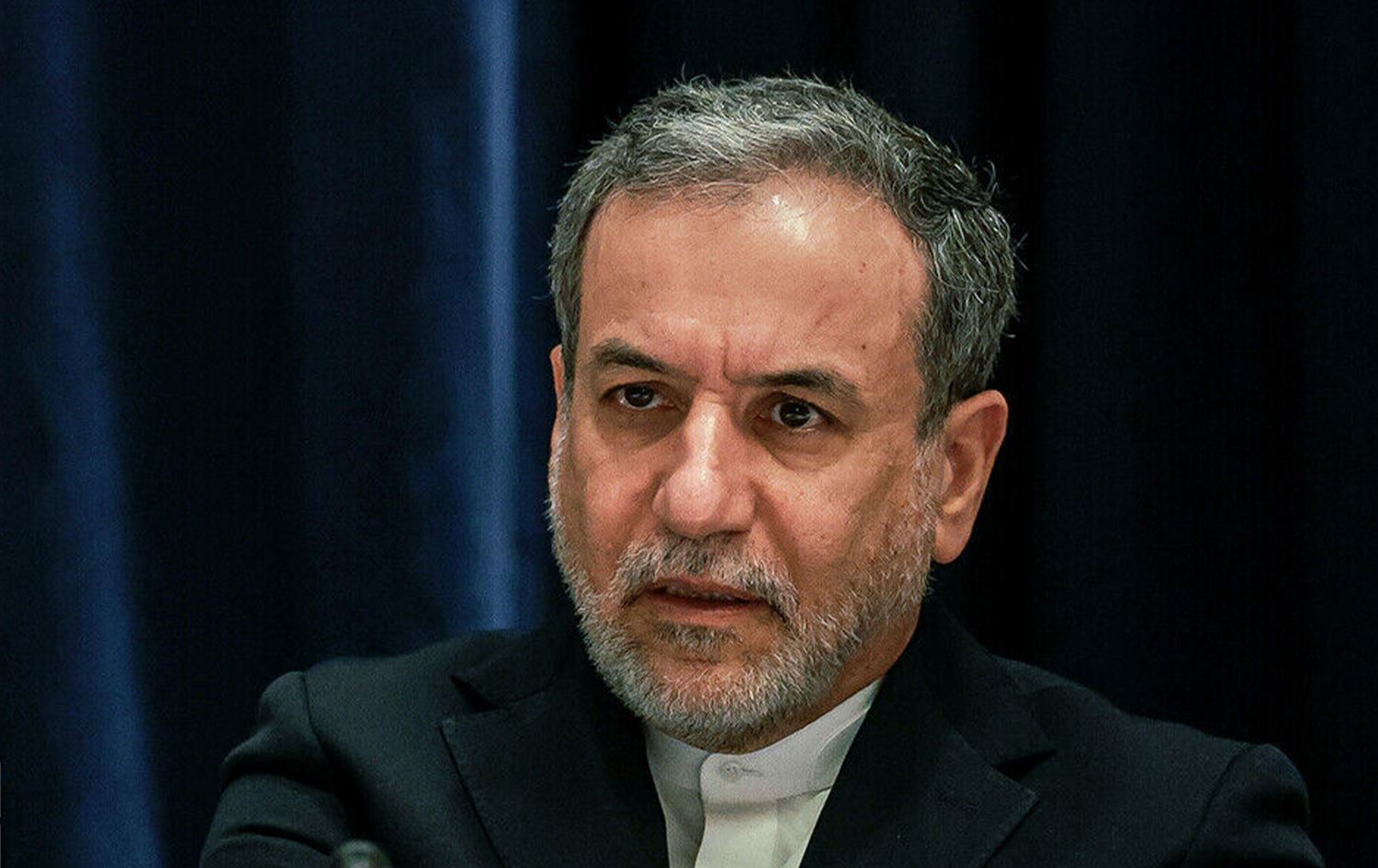 لمنع توسعة الحرب.. وزير الخارجية الإيراني يصل غداً إلى بغداد