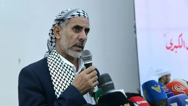بعد مقتل الرهوي.. الحوثيون يعينون رئيساً مؤقتاً للوزراء