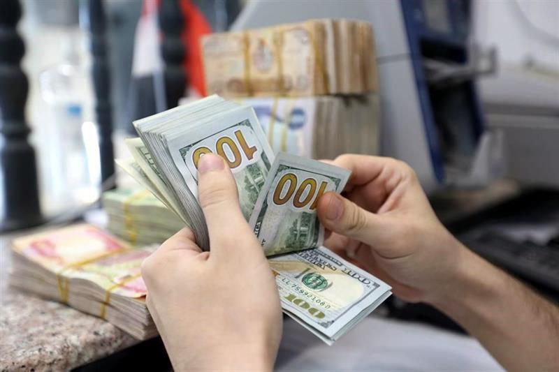 الدولار يسجل تراجعاً طفيفاً أمام الدينار مع إغلاق البورصة