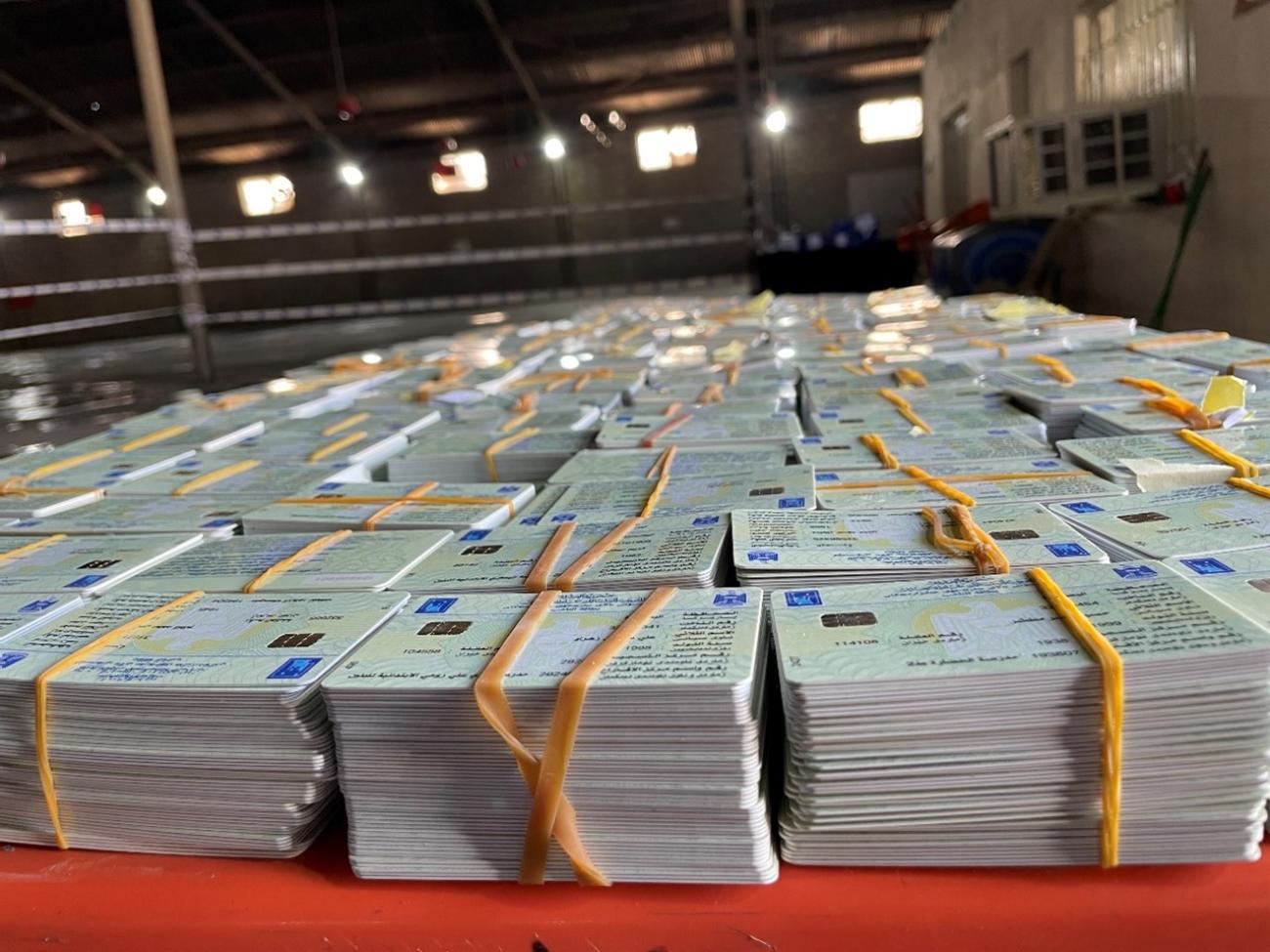 المفوضية تعلن توزيع أكثر من 2.5 مليون بطاقة بايومترية استعداداً للانتخابات