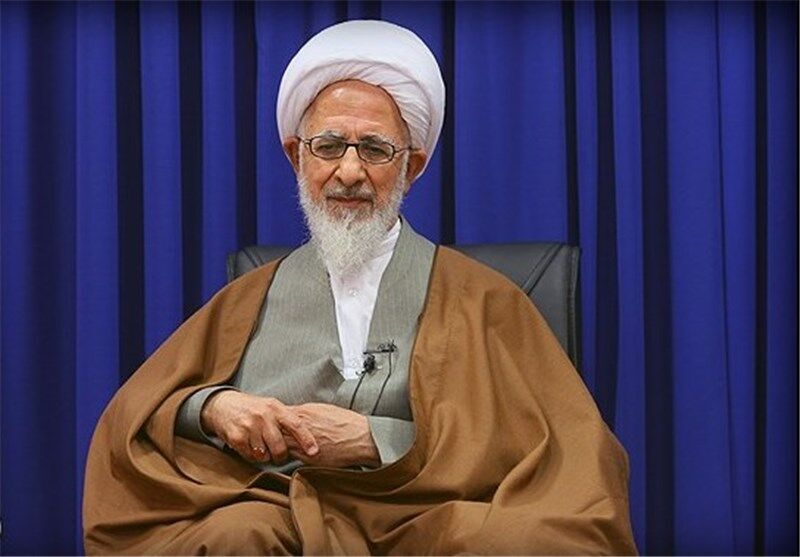 آية الله آملي يدعو الإيرانيين إلى الجاهزية لمّا التهديدات